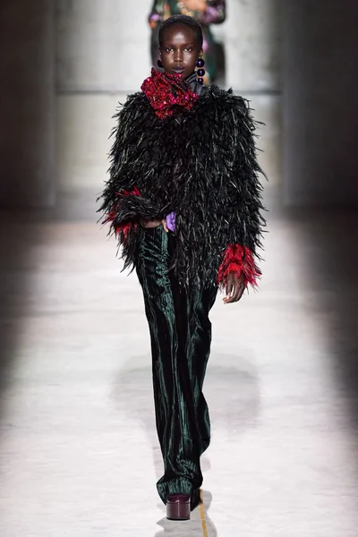 Look 43